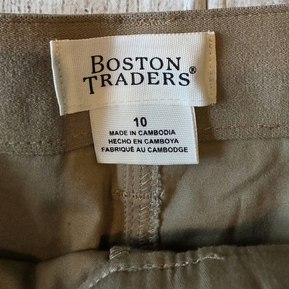 Boston Traders Women's Size 10 Tan Casual Shorts Roll Tab New w/ Tags - Picture 6 of 12